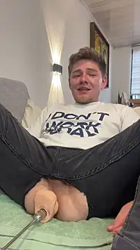 Angel Montiell online show from November 12, 8:30 pm