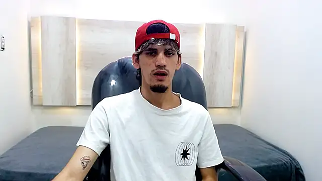 Dirty Kingg online show from February 10, 8:10 pm