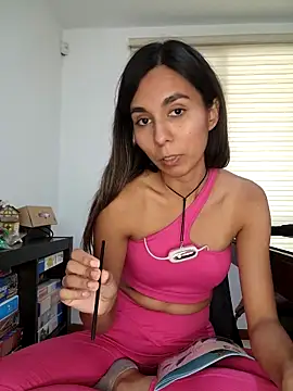 Snapshot of Alicee10 chatting on November 27, 5:26 pm Alicee10 online show from November 27, 5:26 pm