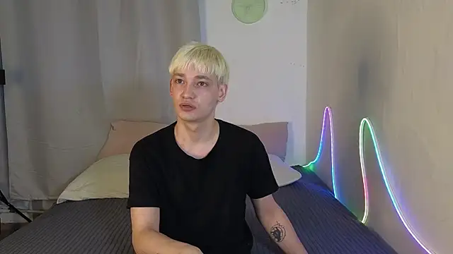 Julian wins online show from April 4, 11:57 pm