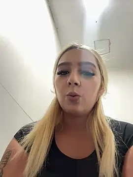 hotamanda01 online show from March 12, 8:37 pm