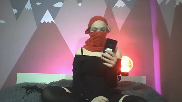 Snapshot of Barbie-sin chatting on February 7, 4:56 pm Barbie-sin online show from February 7, 4:56 pm