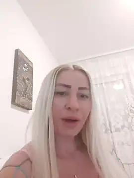 Snapshot of visnjica chatting on March 15, 10:22 pm visnjica online show from March 15, 10:22 pm