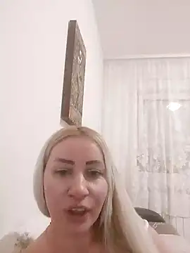 Snapshot of visnjica chatting on March 16, 10:42 pm visnjica online show from March 16, 10:42 pm
