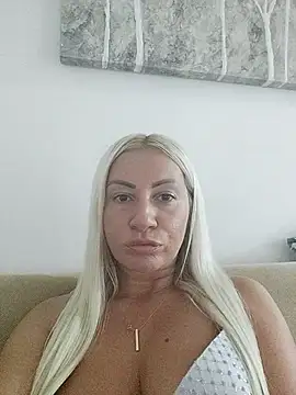 Snapshot of visnjica chatting on September 14, 4:39 pm visnjica online show from September 14, 4:39 pm
