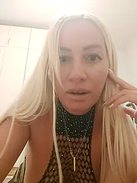 Snapshot of visnjica chatting on September 16, 9:38 pm visnjica online show from September 16, 9:38 pm