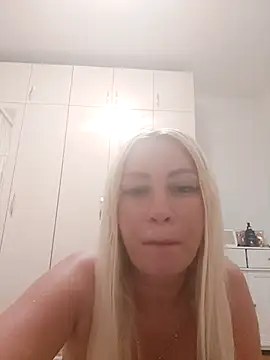 Snapshot of visnjica chatting on September 23, 9:29 pm visnjica online show from September 23, 9:29 pm