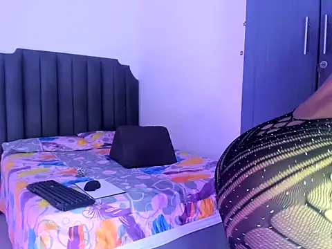 moree Queen online show from November 18, 6:01 pm