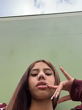 Laura-Khalifa online show from February 18, 8:58 pm