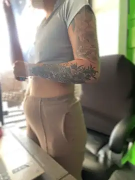 Dulce  Boyd online show from December 19, 1:51 pm