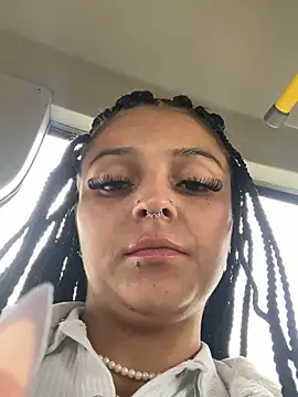 Snapshot of Dulce__Boyd chatting on February 15, 1:09 pm Dulce Boyd online show from February 15, 1:09 pm