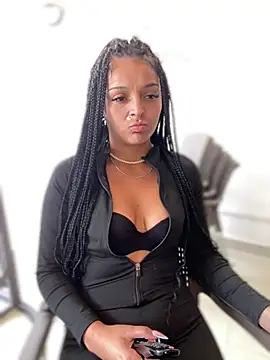 Snapshot of Dulce__Boyd chatting on March 3, 1:50 pm Dulce Boyd online show from March 3, 1:50 pm