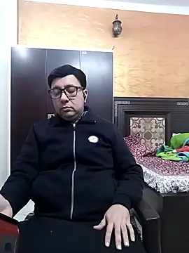 innocentboy1987 online show from March 3, 8:49 am