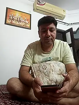 innocentboy1987 online show from September 23, 6:49 am