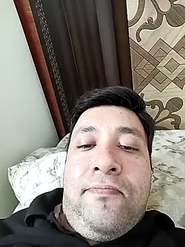 innocentboy1987 online show from October 3, 6:21 am