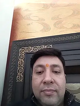 innocentboy1987 online show from November 18, 6:40 am