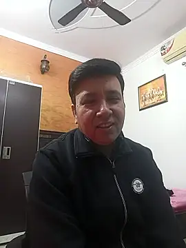 innocentboy1987 online show from January 12, 5:01 am