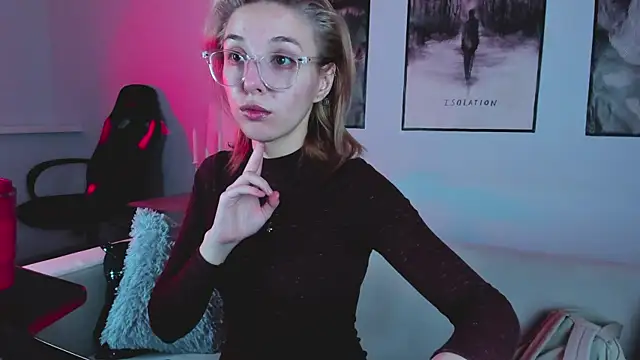 Snapshot of PhilippaAdamas chatting on February 13, 2:23 am PhilippaAdamas online show from February 13, 2:23 am