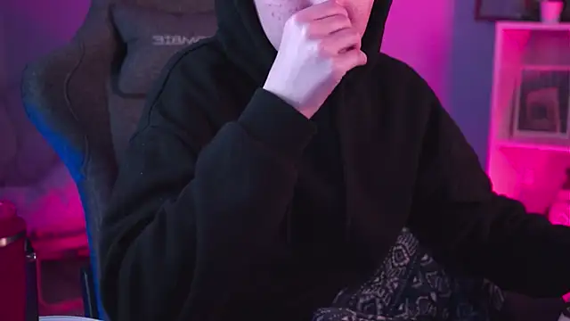 Snapshot of PhilippaAdamas chatting on February 27, 2:32 am PhilippaAdamas online show from February 27, 2:32 am