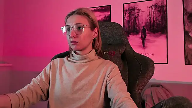 Snapshot of PhilippaAdamas chatting on February 28, 8:53 am PhilippaAdamas online show from February 28, 8:53 am