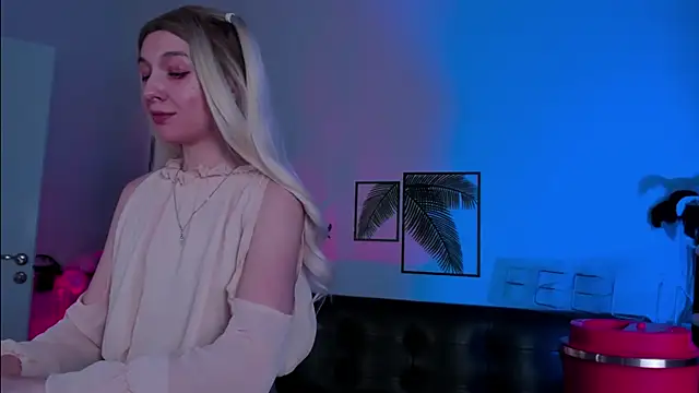 Snapshot of PhilippaAdamas chatting on March 13, 2:38 am PhilippaAdamas online show from March 13, 2:38 am