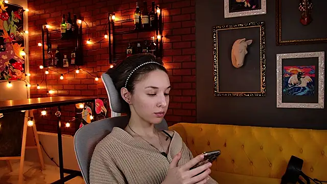 Snapshot of PhilippaAdamas chatting on March 4, 12:38 am PhilippaAdamas online show from March 4, 12:38 am