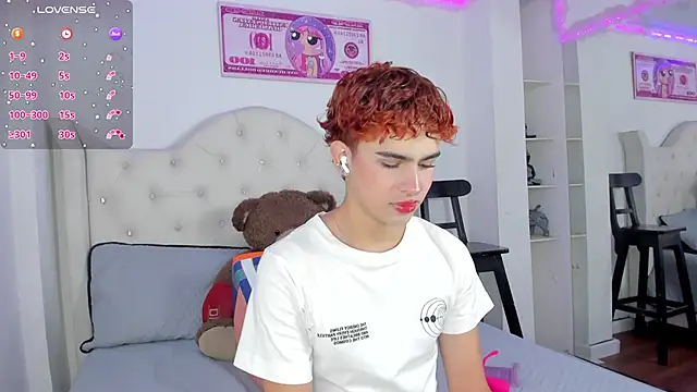 Aiiden 15 online show from November 12, 5:46 pm