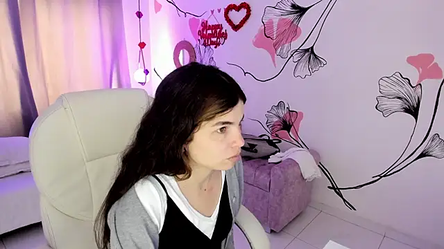 Isabela Fiorelli online show from February 12, 1:17 pm