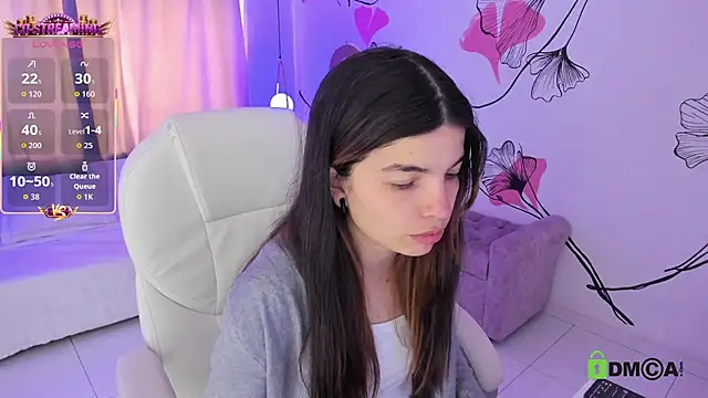 Isabela Fiorelli online show from July 18, 1:48 pm