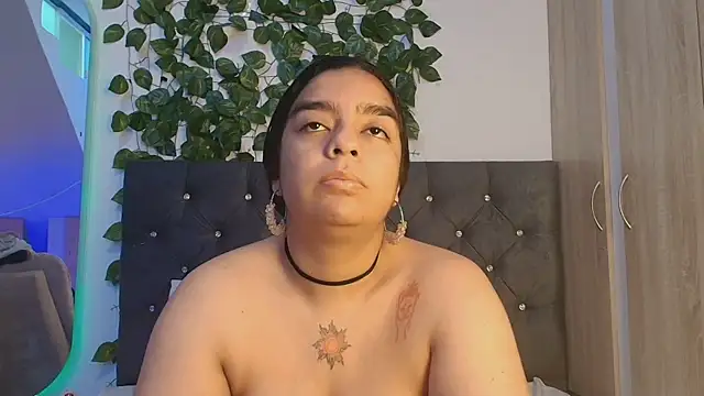 Snapshot of lauravince chatting on June 27, 10:04 pm lauravince online show from June 27, 10:04 pm