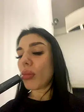 MaeveMoon online show from October 31, 4:08 pm