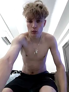 Snapshot of And25bn chatting on December 21, 9:11 pm And25bn online show from December 21, 9:11 pm