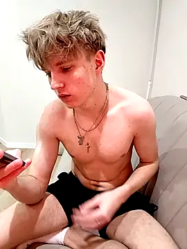 Snapshot of And25bn chatting on February 16, 2:07 am And25bn online show from February 16, 2:07 am