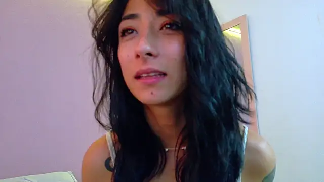 Snapshot of oishii_ambar chatting on March 3, 3:09 pm oishii ambar online show from March 3, 3:09 pm