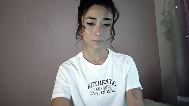 Snapshot of oishii_ambar chatting on September 9, 1:54 pm oishii ambar online show from September 9, 1:54 pm