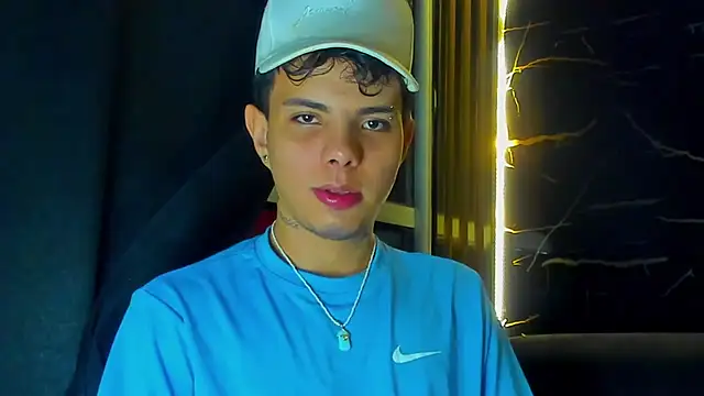 Alessandro 1610 online show from April 19, 4:01 am