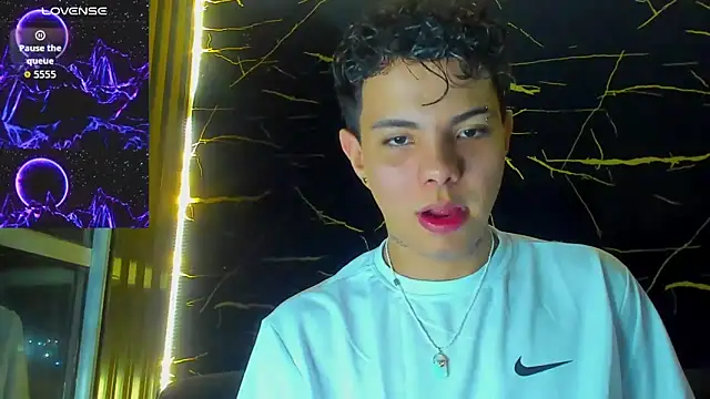 Alessandro 1610 online show from April 21, 3:13 am