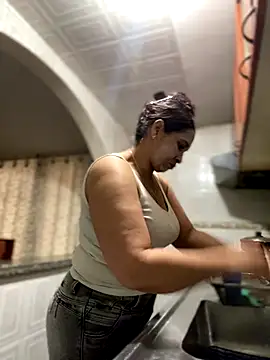 Snapshot of Carola-Ross chatting on October 25, 7:08 pm Carola-Ross online show from October 25, 7:08 pm