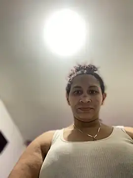 Snapshot of Carola-Ross chatting on October 27, 6:01 pm Carola-Ross online show from October 27, 6:01 pm