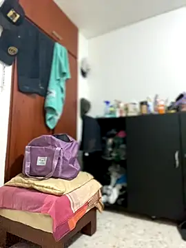 Snapshot of Carola-Ross chatting on November 14, 5:33 pm Carola-Ross online show from November 14, 5:33 pm