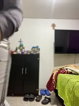 Carola-Ross online show from April 7, 5:02 pm