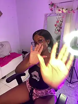 Snapshot of blackgril12 chatting on February 21, 10:22 pm blackgril12 online show from February 21, 10:22 pm