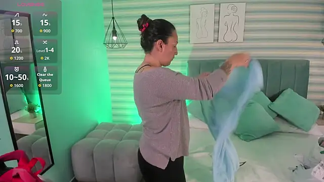 Snapshot of abby_apple chatting on October 11, 1:42 pm abby apple online show from October 11, 1:42 pm