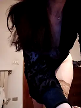 1hotgirl1 online show from April 16, 7:47 pm