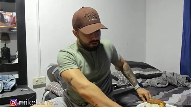 mikeblaree online show from November 3, 4:30 pm