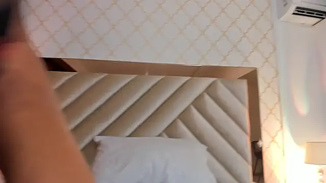 daphneebridge online show from October 18, 8:31 pm