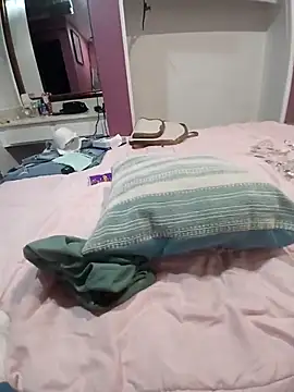 Snapshot of SweetSexyLatina chatting on February 23, 7:06 am SweetSexyLatina online show from February 23, 7:06 am