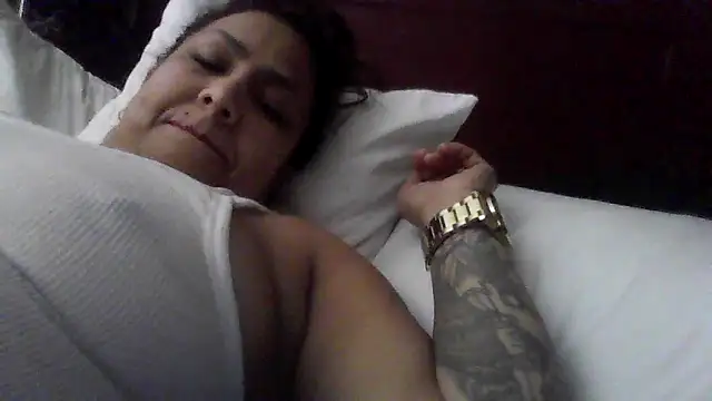 SweetSexyLatina online show from May 22, 12:00 pm