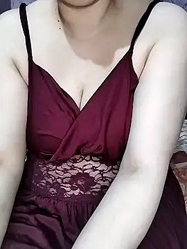Snapshot of elnotella chatting on February 10, 6:20 am elnotella online show from February 10, 6:20 am