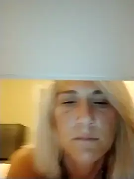 Skippydippy99 online show from September 25, 5:22 am